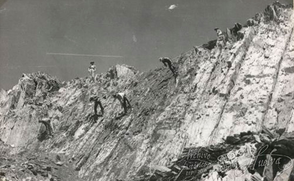Barreneros en la Corta Atalaya en 1964.