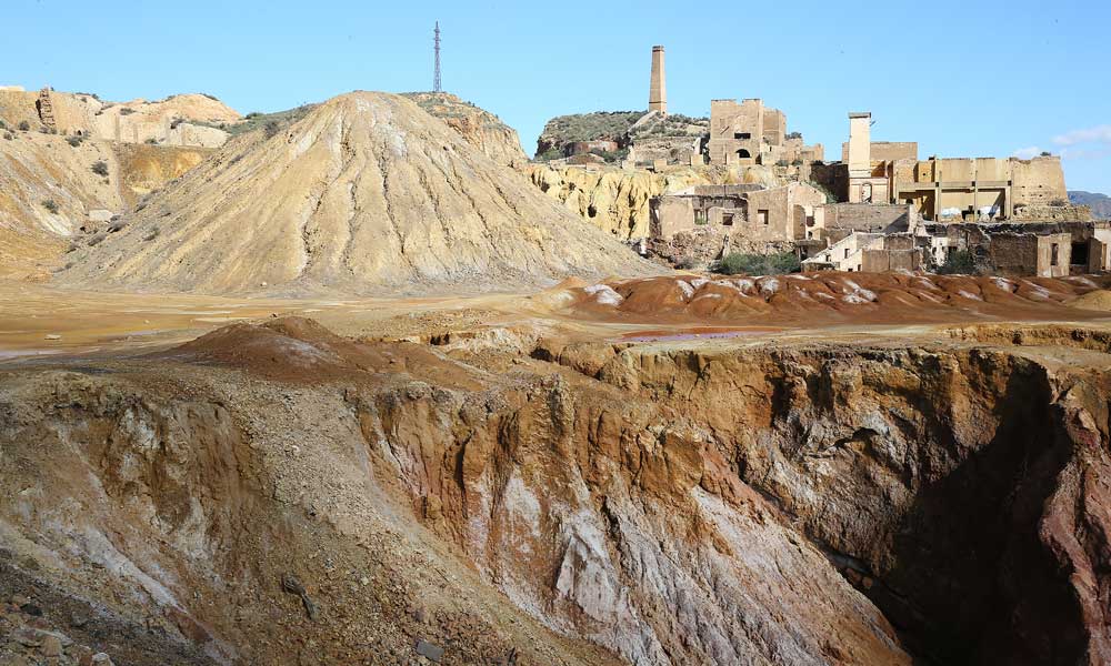 Imagen actual de la antigua corta de Los Perules, en Mazarrón