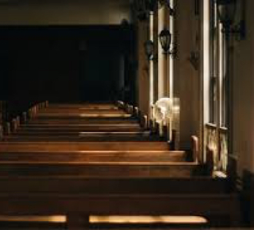 Fotografía del interior de una iglesia
