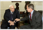 Bush exige a Arafat acciones decisivas contra Hamás y la Yihad