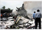 Al menos 131 muertos al estrellarse un avión en la isla indonesia de Sumatra