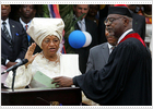 Johnson-Sirleaf promete luchar contra corrupción al jurar su cargo como presidenta de Liberia