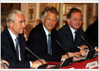 Chirac pide al Gobierno de Villepin que dialogue con los estudiantes para frenar las protestas
