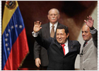 Chávez anuncia la nacionalización del servicio eléctrico y las telecomunicaciones