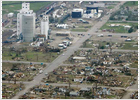 El paso de un tornado deja al menos nueve muertos en Kansas
