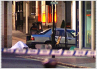La policía halla material explosivo en otro coche en Londres