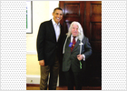 El hombre que toma la medida a Obama