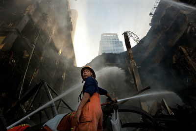 FOTOGALERIA: Apagando el fuego