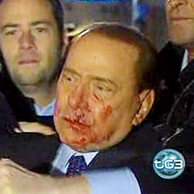 FOTOGALERIA: Berlusconi, agredido a la salida de un mitin