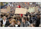 La huelga en Francia contra la reforma de las pensiones prende en las refinerías e inflama a los estudiantes La huelga en Francia contra la reforma de las pensiones prende en las refinerías e inflama a los estudiantes