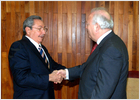 Raúl Castro propuso a Clinton un 'teléfono rojo' con La Habana