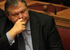 Evánguelos Venizelos gira la rueda