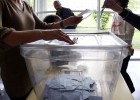 Sarkozy y Hollande pasan a segunda vuelta con ventaja del socialista