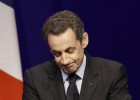 Sarkozy deberá cortejar el voto de una crecida Le Pen