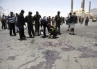 Decenas de muertos en un ataque suicida contra militares en Yemen Decenas de muertos en un ataque suicida contra militares en Yemen