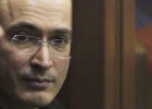 O oligarca Mijáil Jodorkovski sai da prisão depois de Putin assinar o indulto O oligarca Mijáil Jodorkovski sai da prisão depois de Putin assinar o indulto