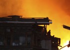 Um grande incêndio arrasa um povoado tibetano milenar de Shangri-La