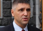 “Yanukóvich quiere repartir el poder, pero la oposición, no”