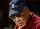 El Dalai Lama elogia al Papa por su interés por los más necesitados