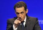 Sarkozy emula a Berlusconi