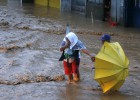 Tres morts i un milió de persones evacuades per un tifó a les Filipines