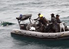 Recuperados 30 cuerpos del avión que se estrelló en aguas indonesias