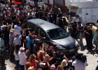 Cientos de argentinos reclaman justicia ante los restos de Nisman Cientos de argentinos reclaman justicia ante los restos de Nisman