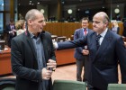 Grécia cede ao ultimato europeu e pedirá uma ampliação do resgate Grécia cede ao ultimato europeu e pedirá uma ampliação do resgate