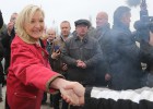 Partido de Nicolas Sarkozy freia Le Pen nas eleições locais francesas Partido de Nicolas Sarkozy freia Le Pen nas eleições locais francesas