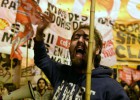 El trotskimo bloquea las carreteras y suma votos