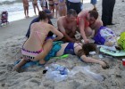 Dos jóvenes sufren amputaciones por el ataque de un tiburón Dos jóvenes sufren amputaciones por el ataque de un tiburón