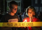 Charleston digiere la matanza racista en una iglesia