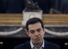 Grécia continua a ponto de deixar o euro apesar do novo resgate