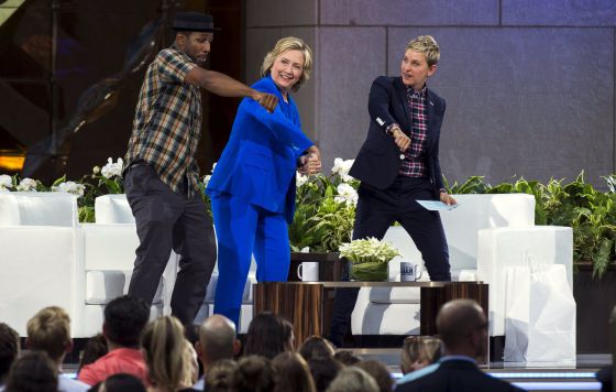 Hillary Clinton pide perdón por el caso de los correos electrónicos Hillary Clinton pide perdón por el caso de los correos electrónicos