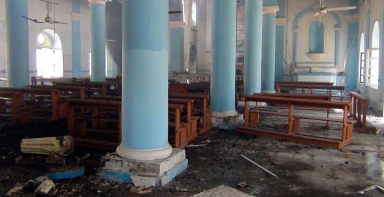 Al Qaeda incendia la última iglesia católica de Yemen