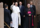 Papa atrai multidões na Filadélfia, um território religioso hostil