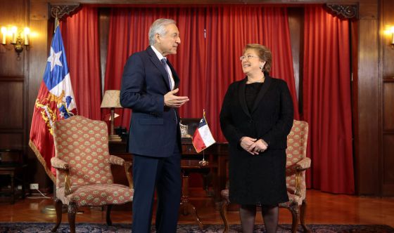 El canciller Heraldo Muñoz y la presidenta Bachelet el 5 de octubre. rn