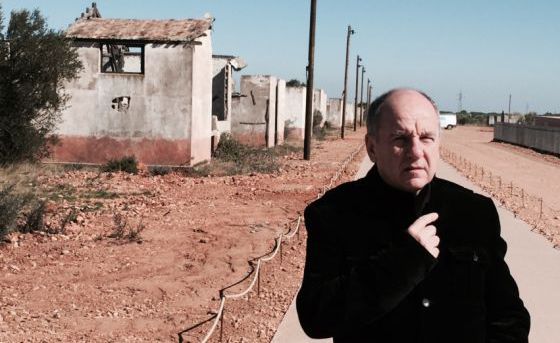 Denis Peschanski, presidente del Comité Científico del Memorial, en el campo de concentración de Rivesaltes.