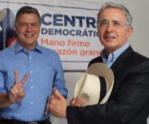 Vélez Uribe y Uribe, en un acto de campaña.