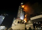 Um grande incêndio devora um arranha-céu em Dubai