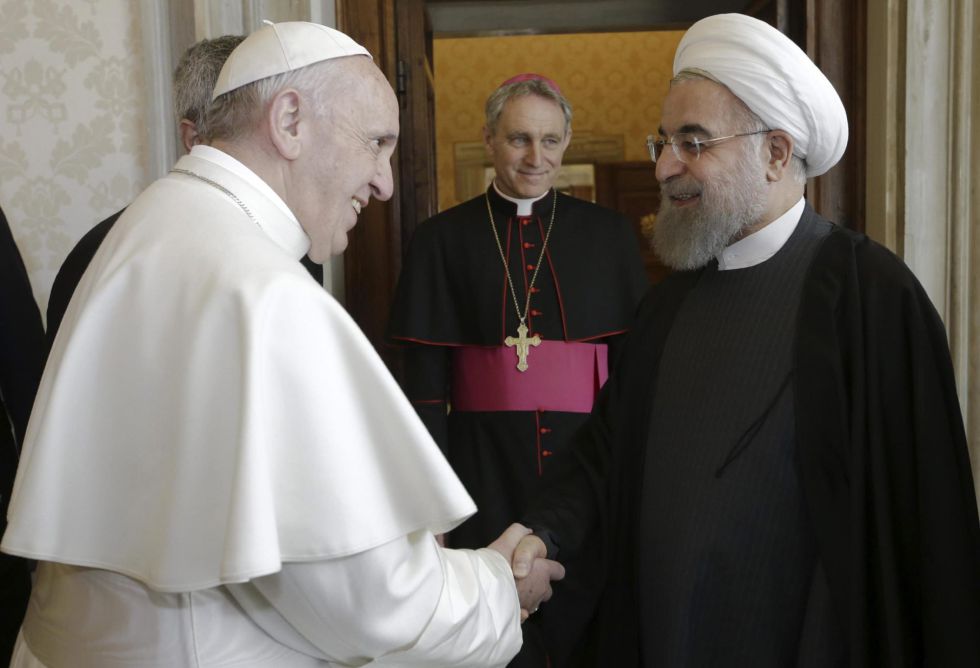 El Papa recibe al presidente iraní, Hasan Rohani, este martes en la Ciudad del Vaticano.