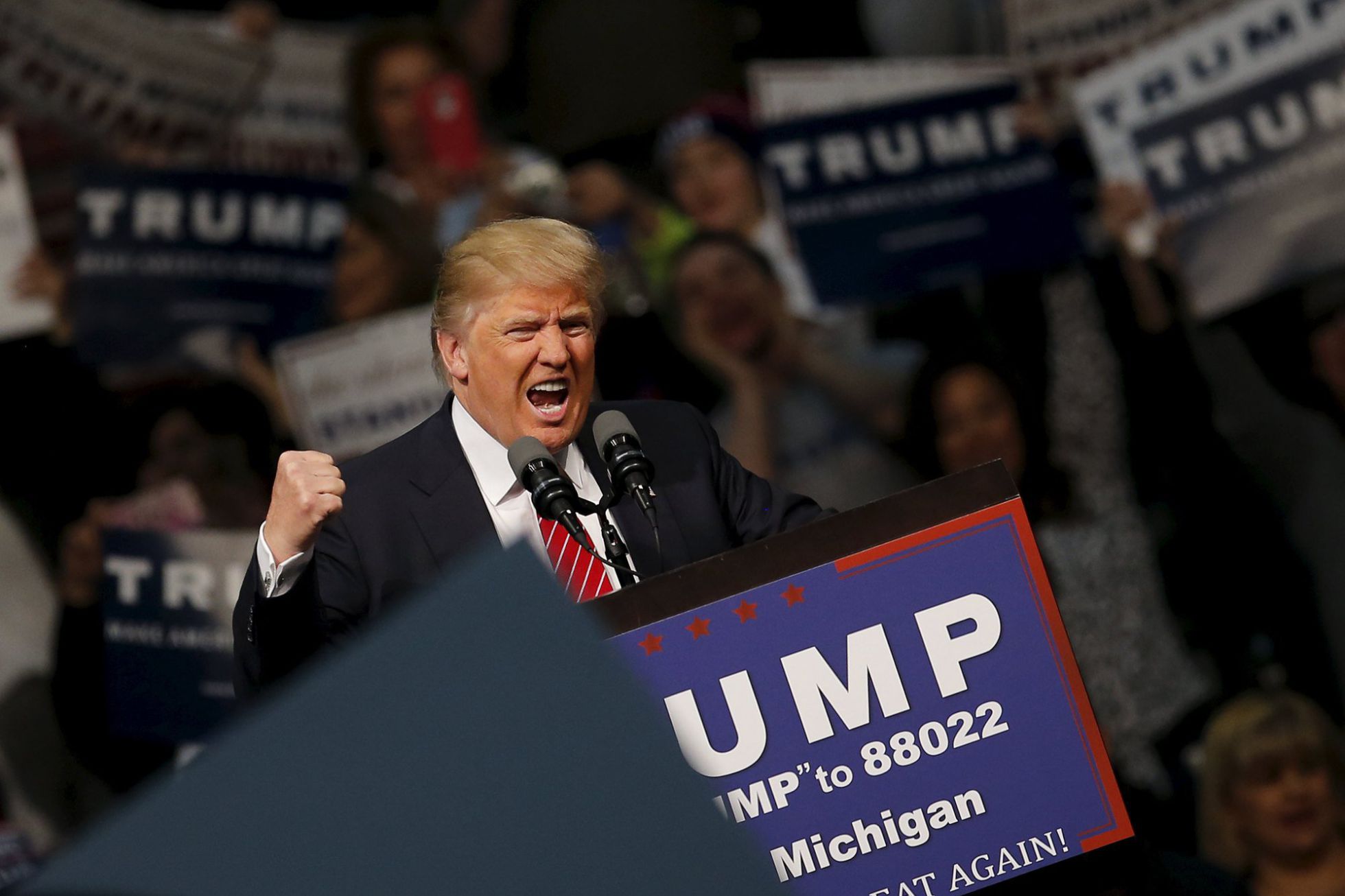 El candidato republicano Donald Trump se dirige a sus seguidores en Warren (Michigan). El candidato republicano Donald Trump se dirige a sus seguidores en Warren (Michigan).