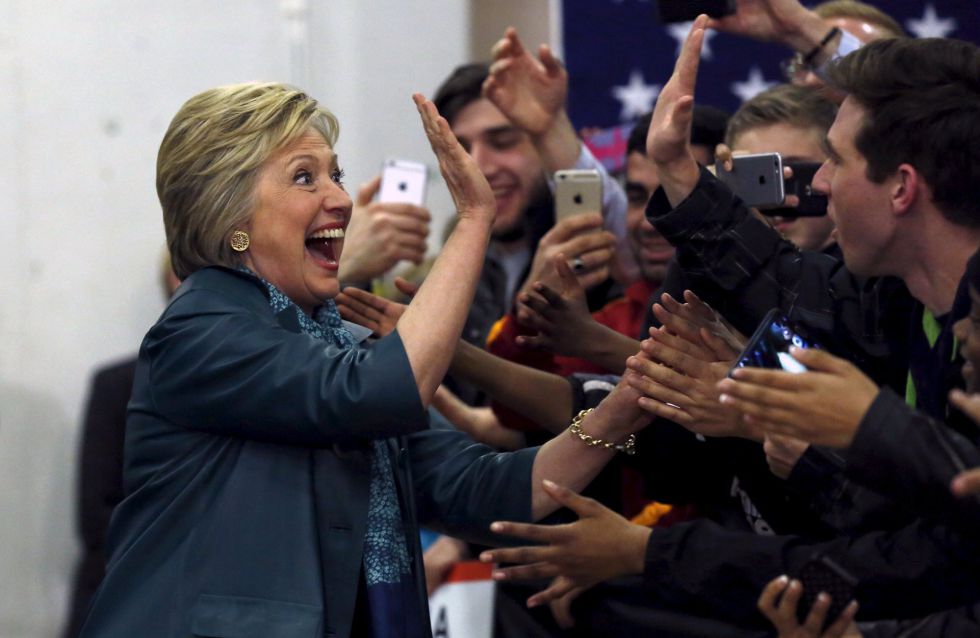 Clinton saluda a sus partidarios en Seatle. Clinton saluda a sus partidarios en Seatle.