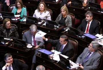 El presidente del bloque del Frente para la Victoria, Miguel Ángel Pichetto, dio libertad de acción a sus senadores