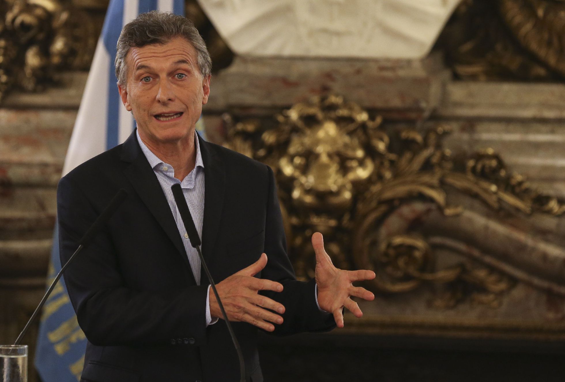 El presidente de Argentina, Mauricio Macri, habla en el Salón Blanco de la Casa Rosada El presidente de Argentina, Mauricio Macri, habla en el Salón Blanco de la Casa Rosada