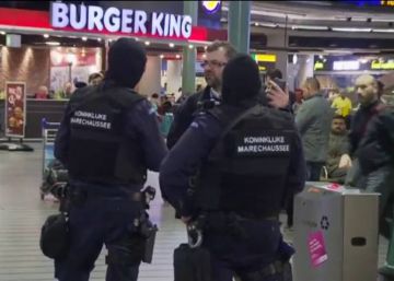 La policía toma el aeropuerto de Ámsterdam y practica un arresto