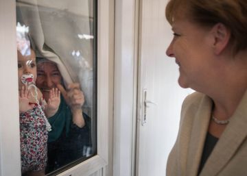 Merkel visita una Turquía que ejerce de guardián fronterizo de la UE Merkel visita una Turquía que ejerce de guardián fronterizo de la UE