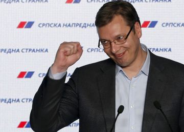 El primer ministro europeísta gana las elecciones en Serbia