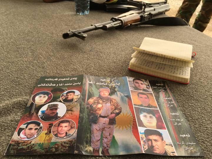Tríptico en homenaje a los peshmerga muertos en combate Tríptico en homenaje a los peshmerga muertos en combate