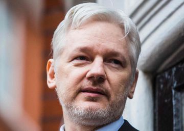 Un tribunal sueco mantiene la orden de detención de Assange Un tribunal sueco mantiene la orden de detención de Assange